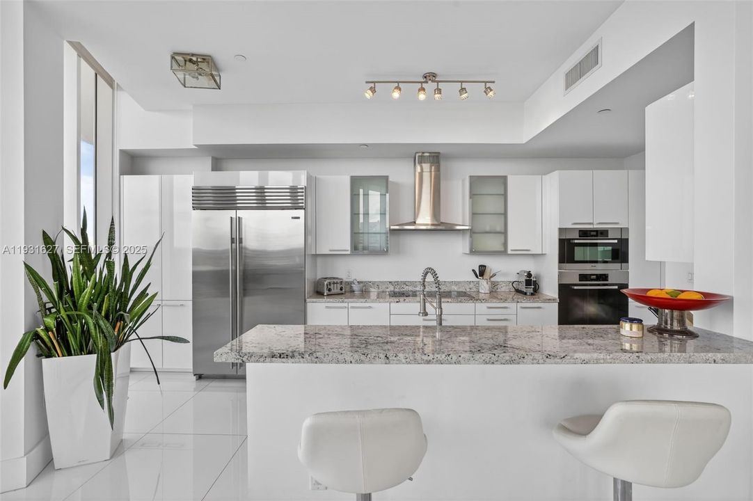 En Venta: $2,100,000 (3 camas, 3 baños, 2235 Pies cuadrados)