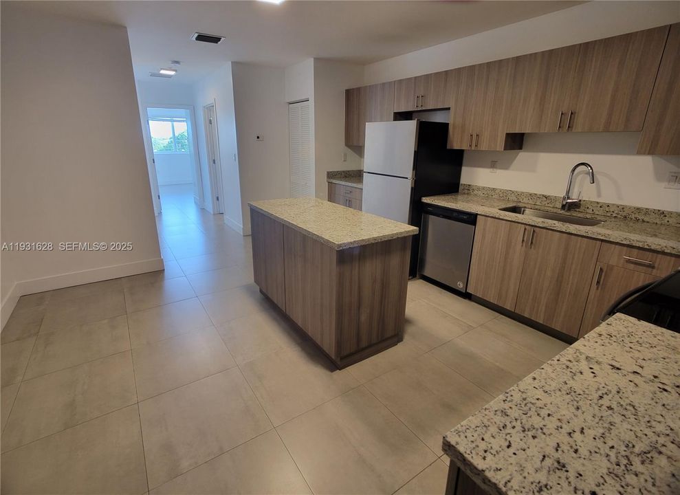 В аренду: $2,300 (2 спален, 2 ванн, 29413 Квадратных фут)