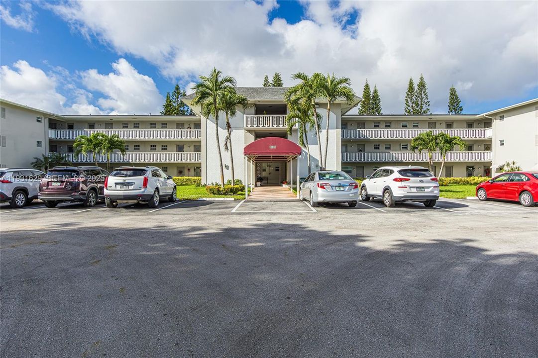 待售: $175,000 (2 贝兹, 2 浴室, 899 平方英尺)