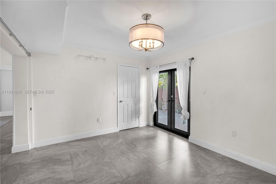 For Rent: $4,000 (2 beds, 2 baths, 1072 Square Feet)