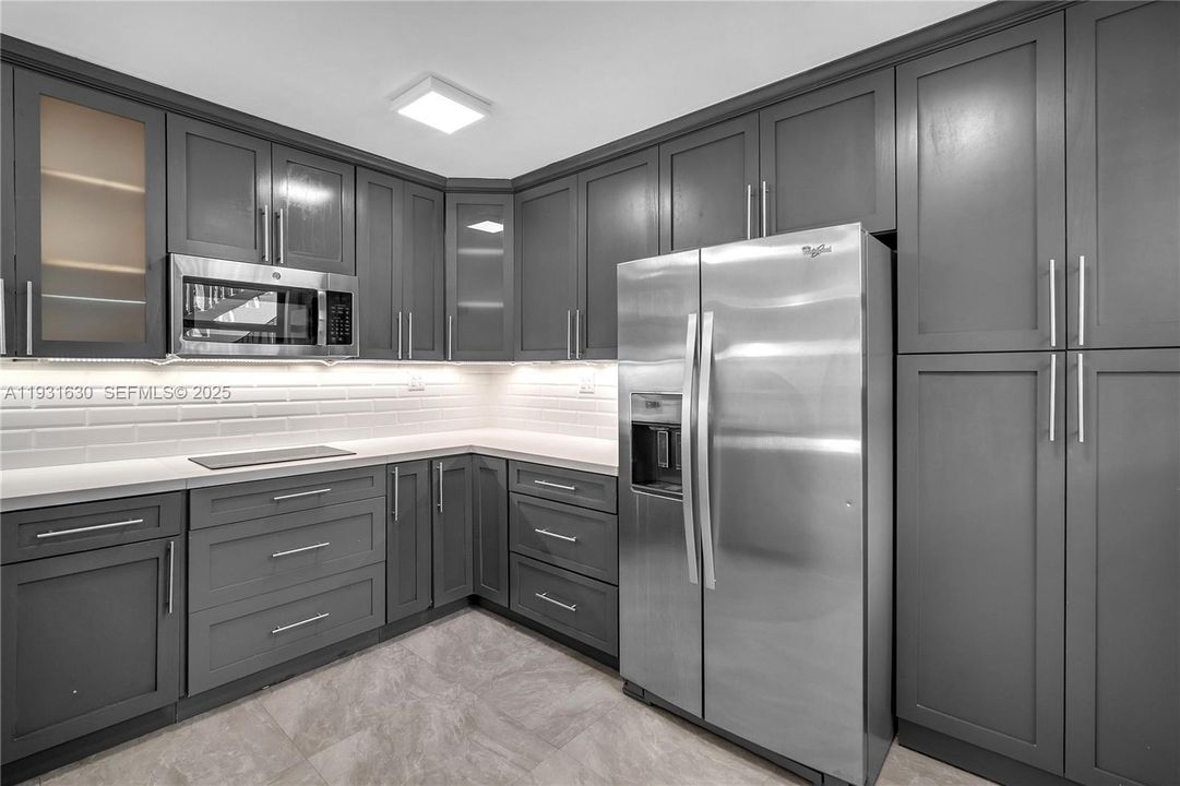 For Rent: $4,000 (2 beds, 2 baths, 1072 Square Feet)