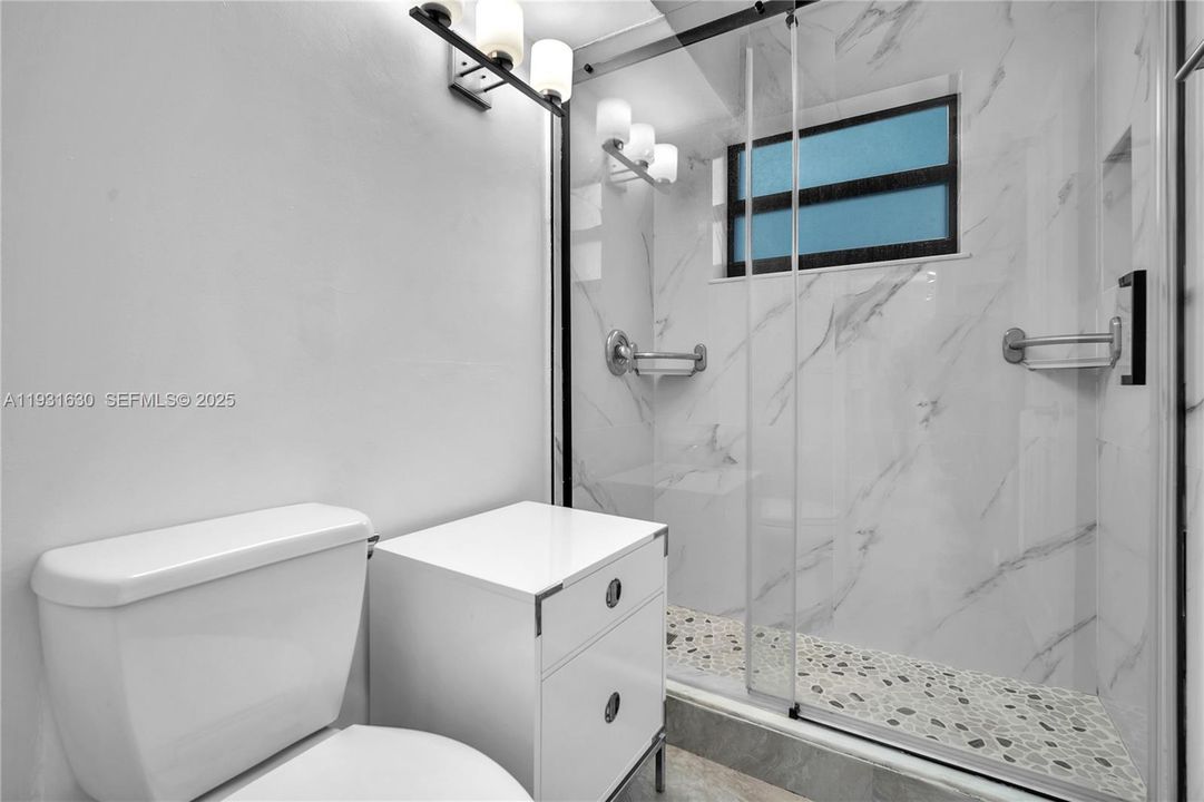 For Rent: $4,000 (2 beds, 2 baths, 1072 Square Feet)