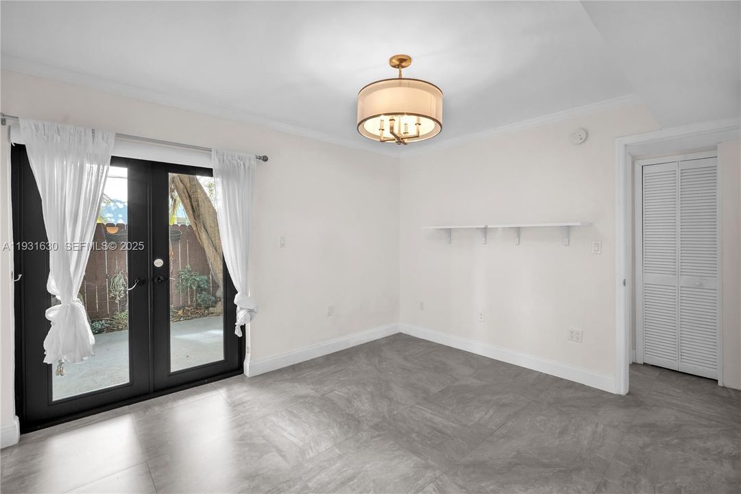 For Rent: $4,000 (2 beds, 2 baths, 1072 Square Feet)