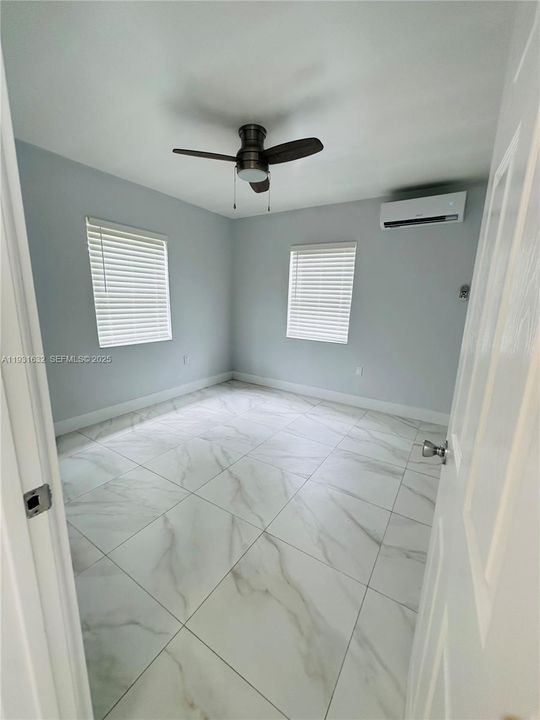 待售: $574,999 (0 贝兹, 0 浴室, 1320 平方英尺)