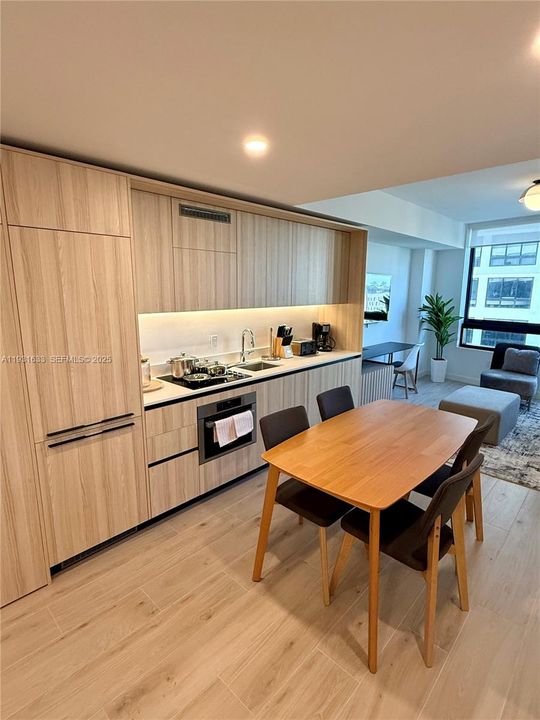 На продажу: $539,000 (1 спален, 1 ванн, 608 Квадратных фут)