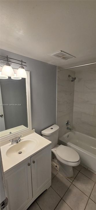 В аренду: $2,150 (2 спален, 2 ванн, 754 Квадратных фут)