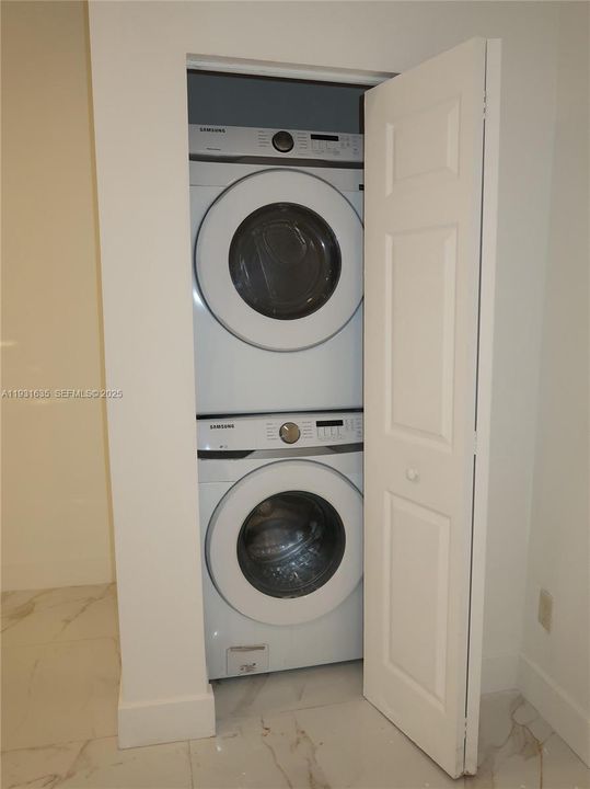 En Renta: $4,000 (4 camas, 1 baños, 2244 Pies cuadrados)