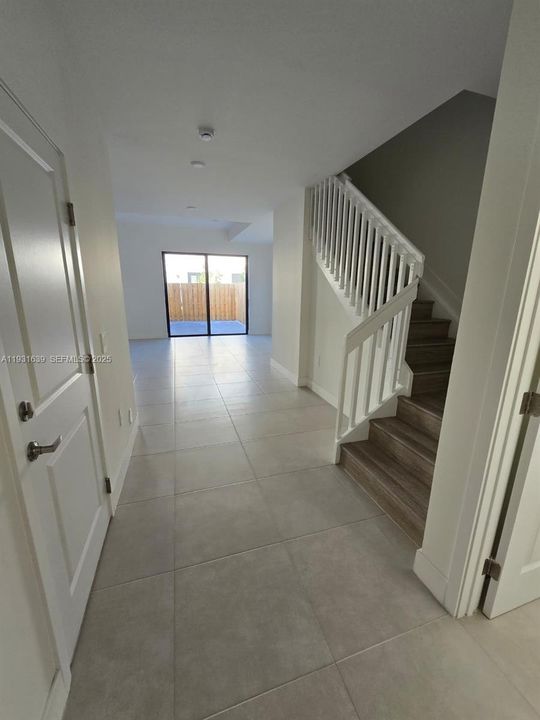 For Rent: $2,700 (3 beds, 2 baths, 0 Square Feet)