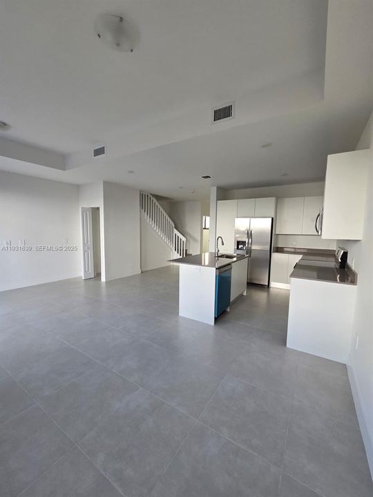 For Rent: $2,700 (3 beds, 2 baths, 0 Square Feet)