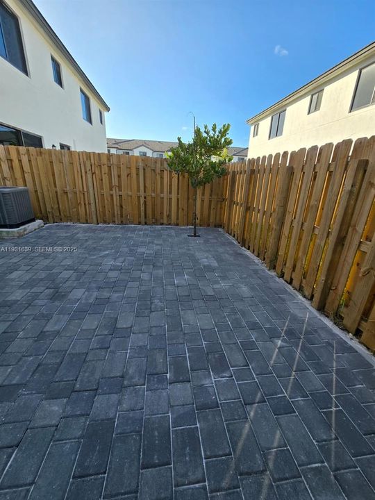 For Rent: $2,700 (3 beds, 2 baths, 0 Square Feet)