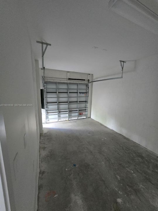 For Rent: $2,700 (3 beds, 2 baths, 0 Square Feet)