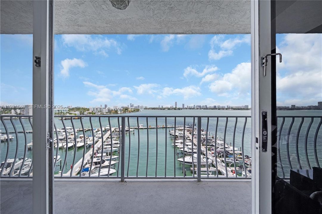 En Venta: $600,000 (2 camas, 2 baños, 1030 Pies cuadrados)