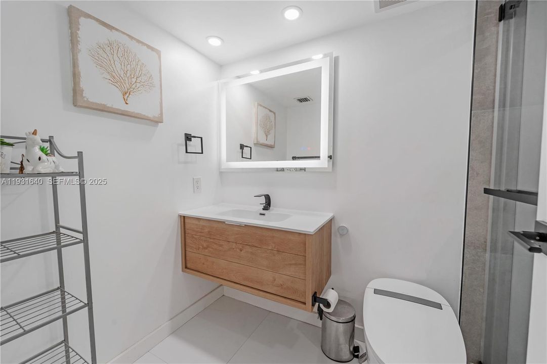 En Venta: $600,000 (2 camas, 2 baños, 1030 Pies cuadrados)