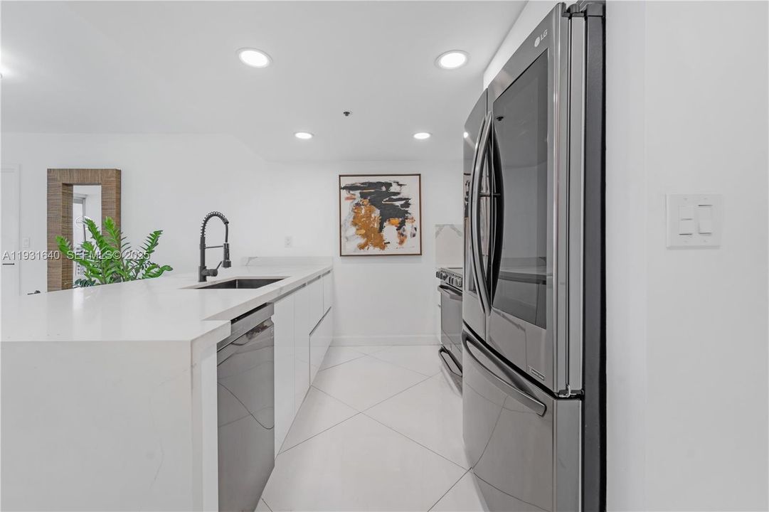 En Venta: $600,000 (2 camas, 2 baños, 1030 Pies cuadrados)