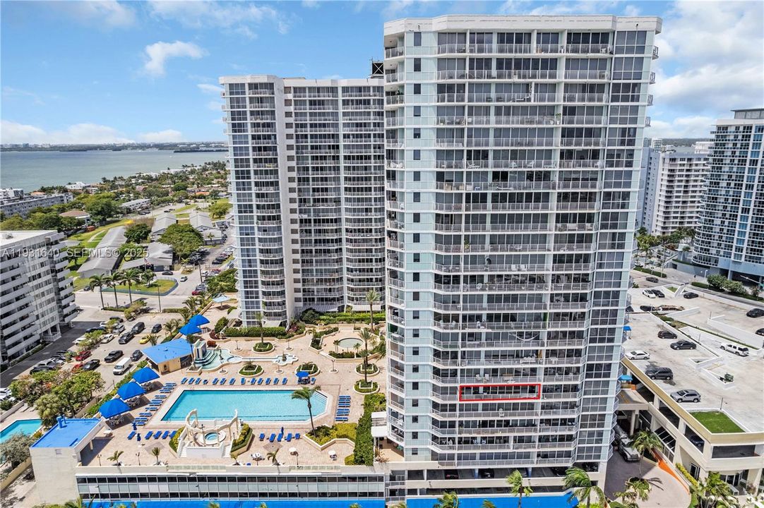 En Venta: $600,000 (2 camas, 2 baños, 1030 Pies cuadrados)