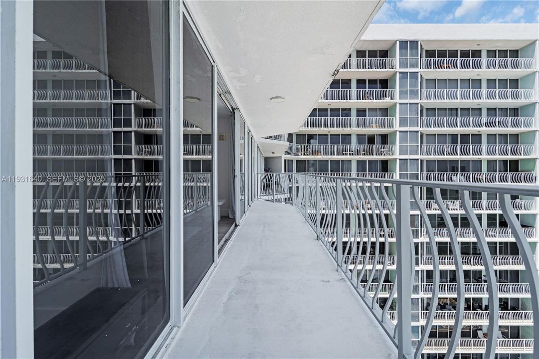 En Venta: $600,000 (2 camas, 2 baños, 1030 Pies cuadrados)