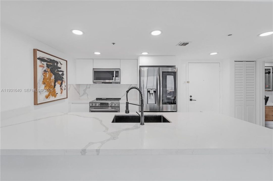 En Venta: $600,000 (2 camas, 2 baños, 1030 Pies cuadrados)