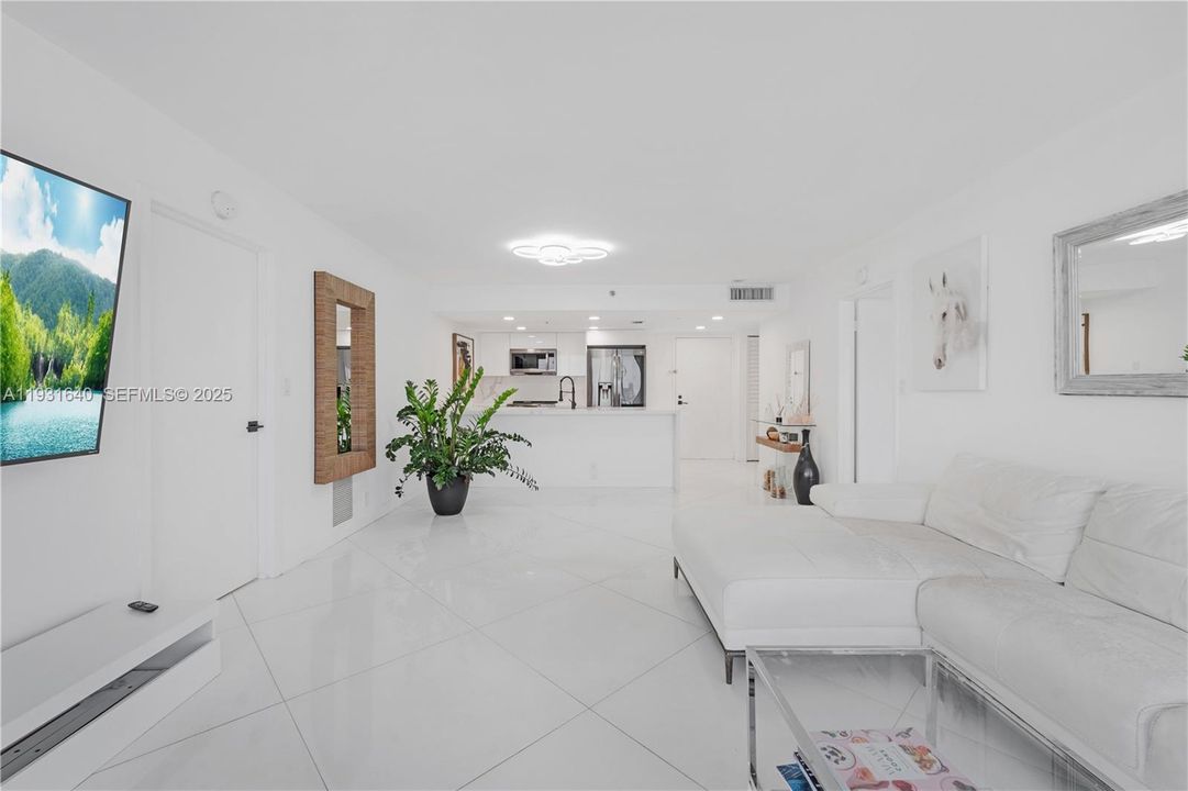 En Venta: $600,000 (2 camas, 2 baños, 1030 Pies cuadrados)