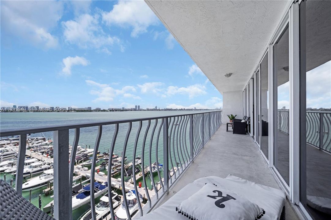 En Venta: $600,000 (2 camas, 2 baños, 1030 Pies cuadrados)