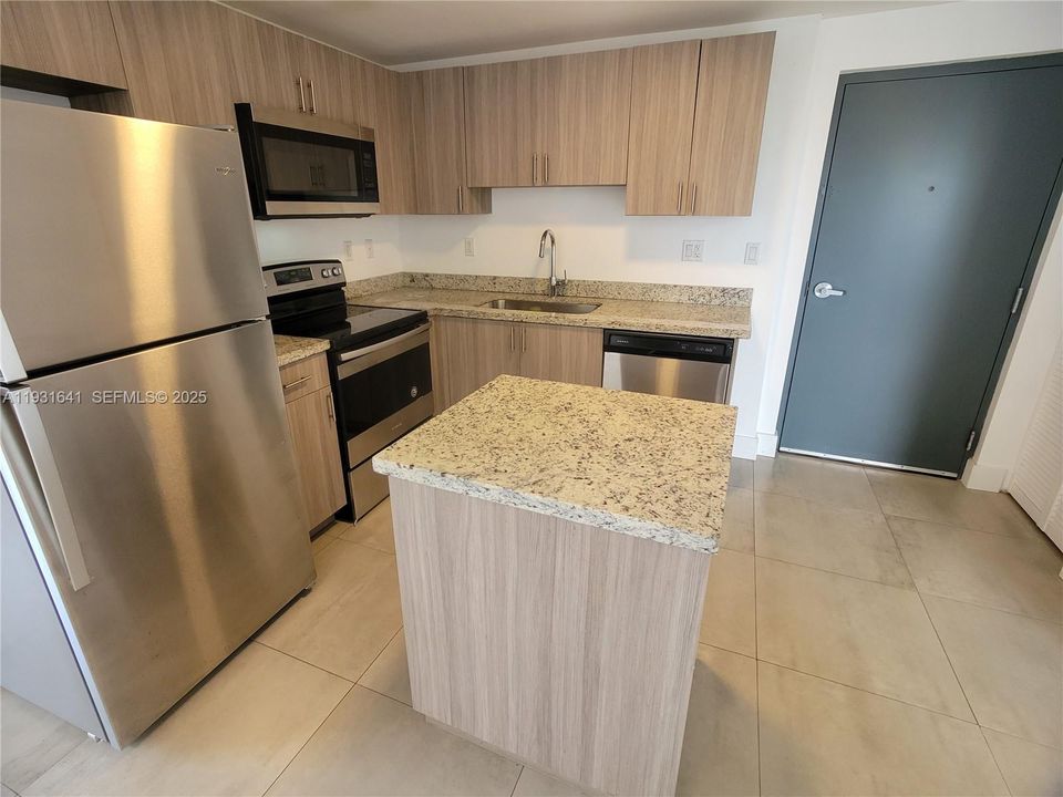 В аренду: $2,300 (2 спален, 2 ванн, 29413 Квадратных фут)