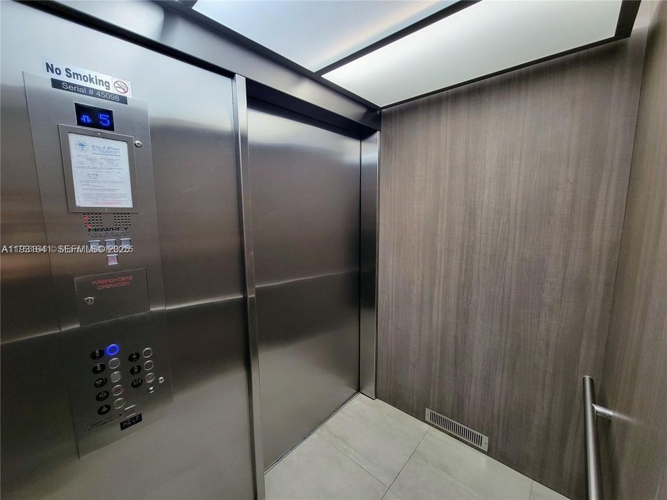 В аренду: $2,300 (2 спален, 2 ванн, 29413 Квадратных фут)