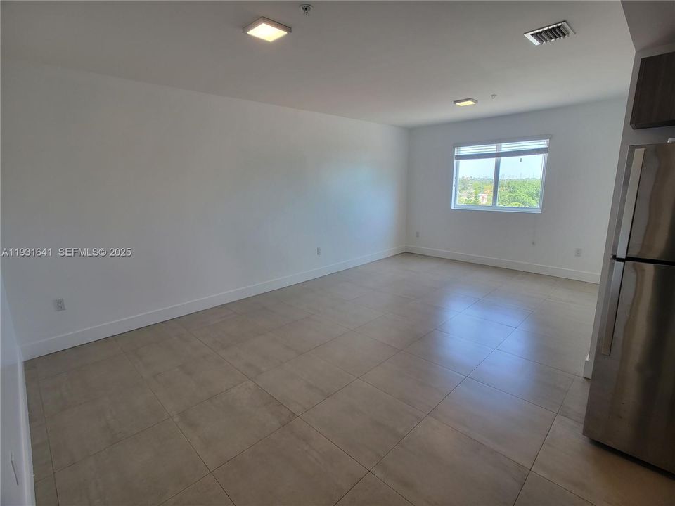 В аренду: $2,300 (2 спален, 2 ванн, 29413 Квадратных фут)