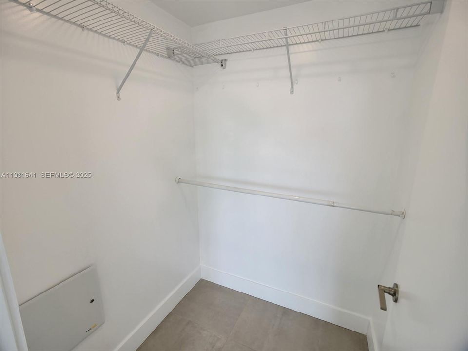 В аренду: $2,300 (2 спален, 2 ванн, 29413 Квадратных фут)