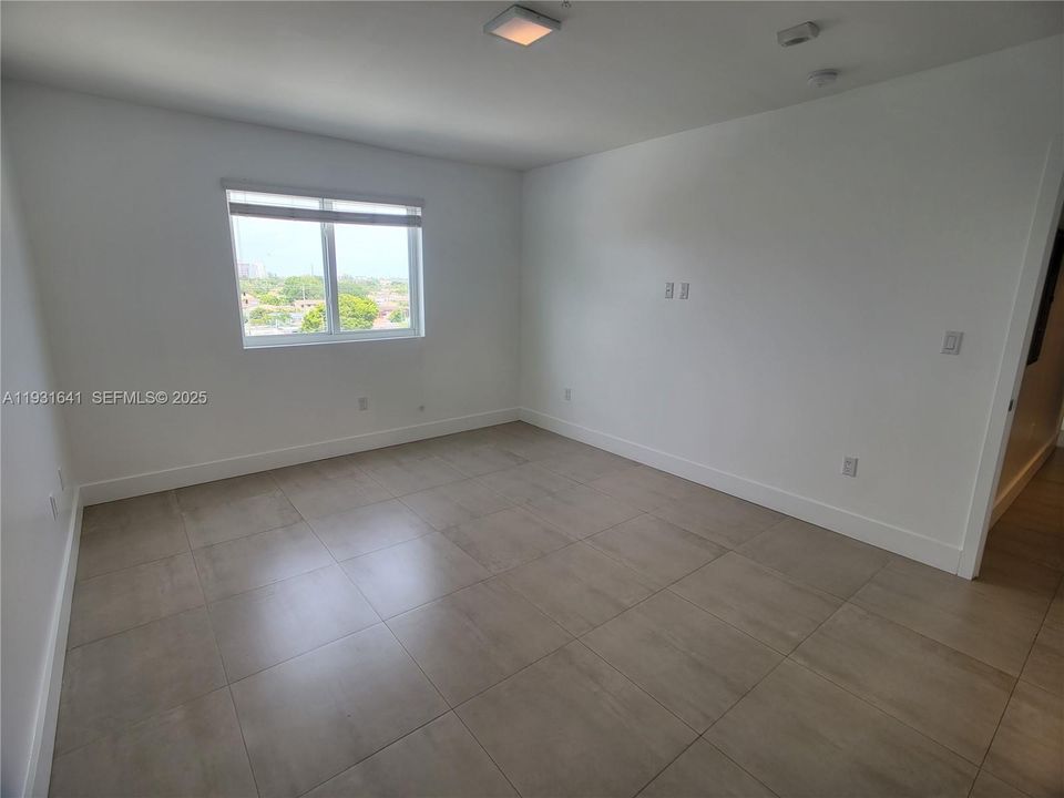 В аренду: $2,300 (2 спален, 2 ванн, 29413 Квадратных фут)