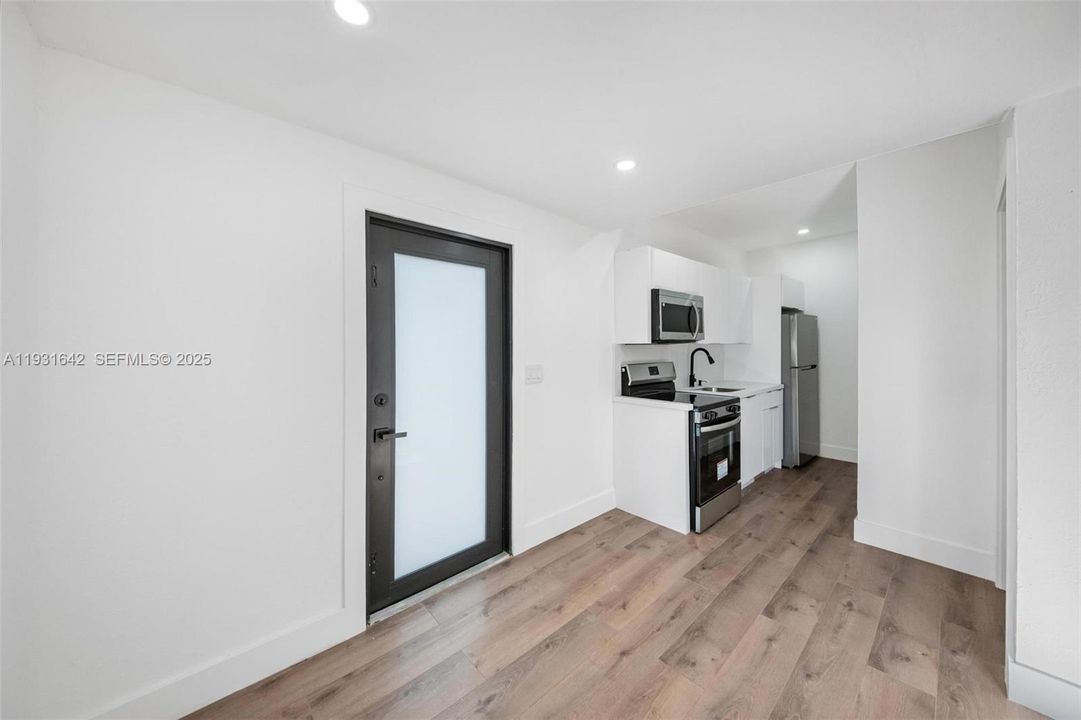 For Rent: $1,850 (1 beds, 1 baths, 1541 Square Feet)