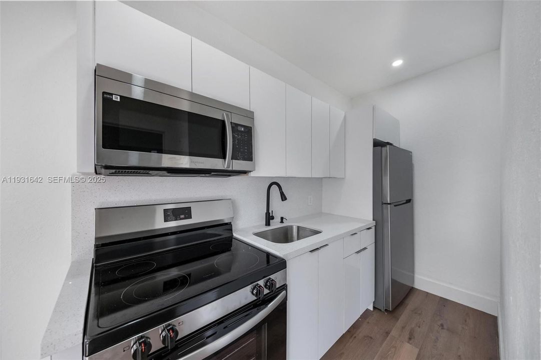 For Rent: $1,850 (1 beds, 1 baths, 1541 Square Feet)