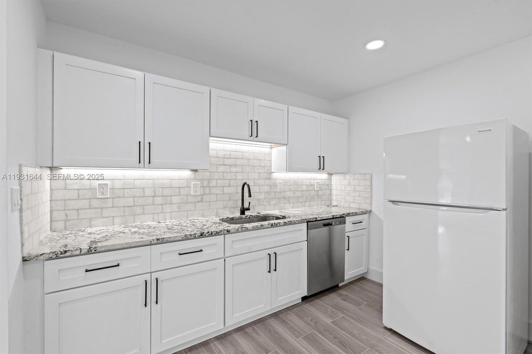 For Rent: $4,350 (3 beds, 2 baths, 1367 Square Feet)