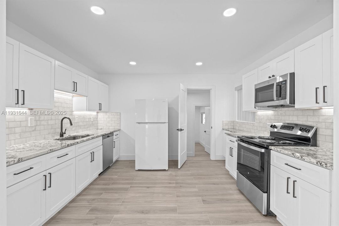 For Rent: $4,350 (3 beds, 2 baths, 1367 Square Feet)