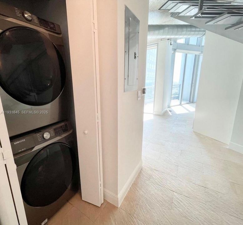 На продажу: $550,000 (2 спален, 2 ванн, 1155 Квадратных фут)