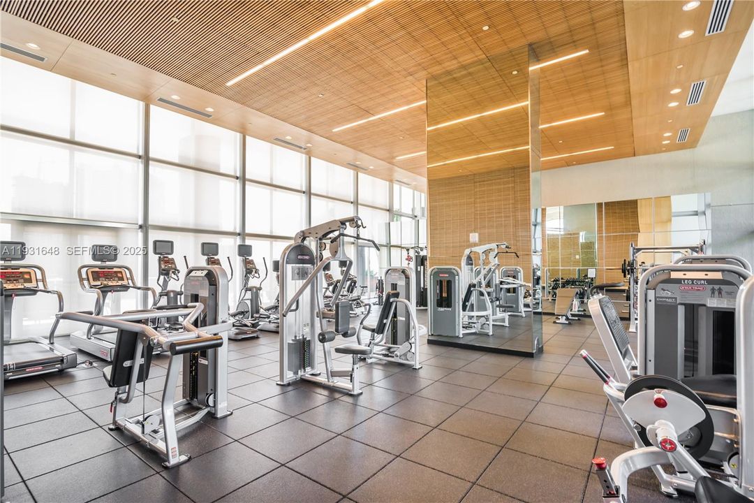 For Rent: $10,000 (3 beds, 2 baths, 1577 Square Feet)