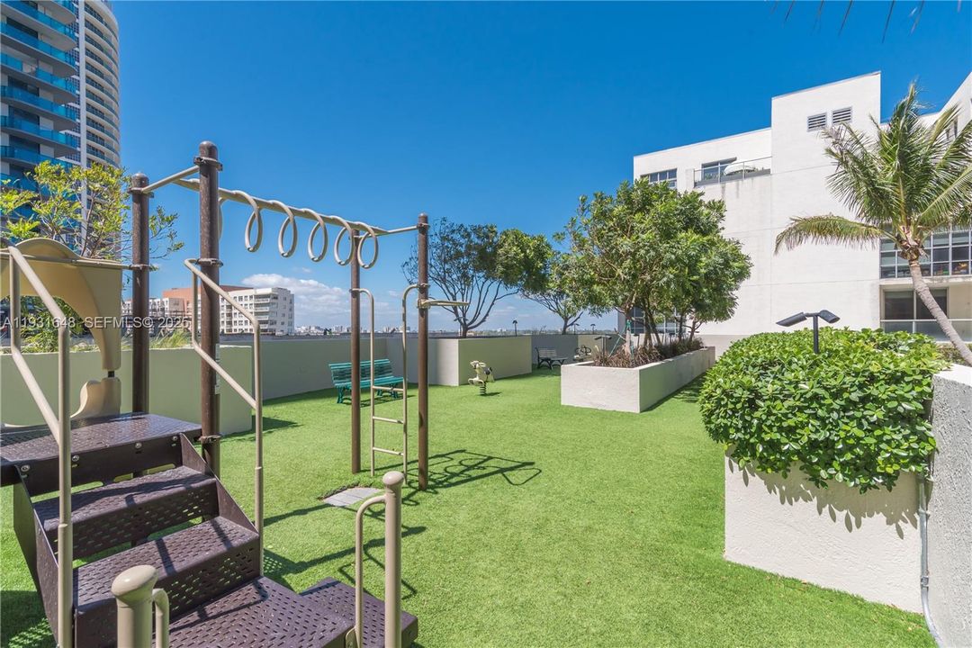 For Rent: $10,000 (3 beds, 2 baths, 1577 Square Feet)