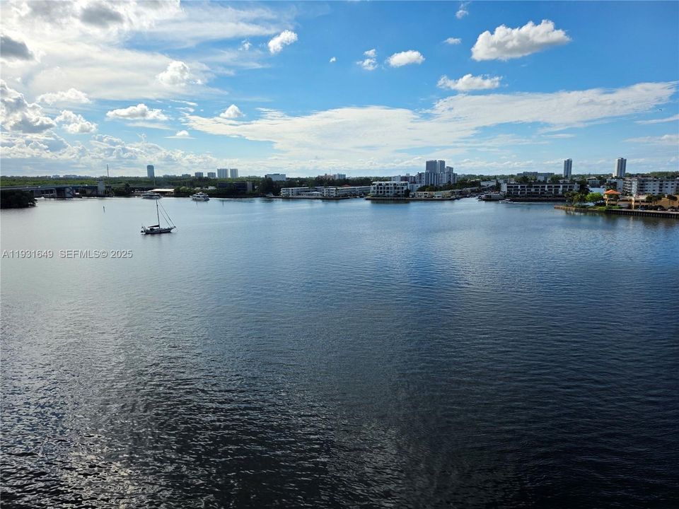 For Rent: $2,990 (2 beds, 2 baths, 1116 Square Feet)