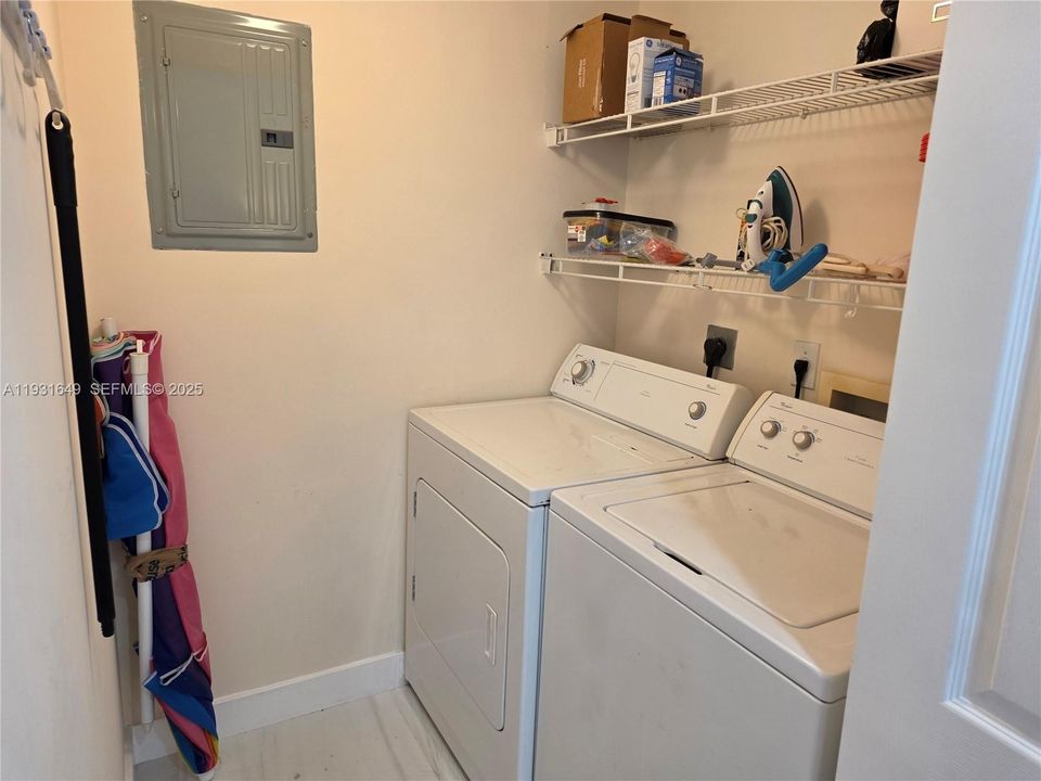 For Rent: $2,990 (2 beds, 2 baths, 1116 Square Feet)