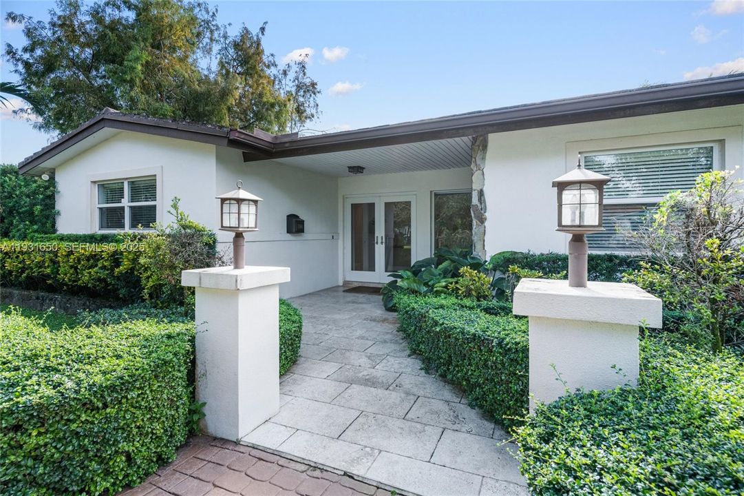 For Rent: $7,500 (4 beds, 2 baths, 2701 Square Feet)