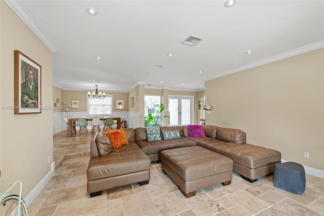 For Rent: $7,500 (4 beds, 2 baths, 2701 Square Feet)