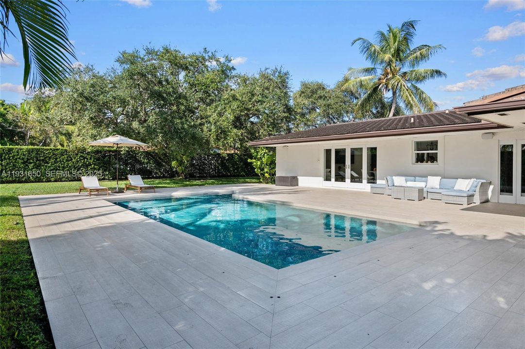 For Rent: $7,500 (4 beds, 2 baths, 2701 Square Feet)