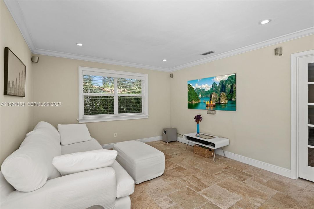 For Rent: $7,500 (4 beds, 2 baths, 2701 Square Feet)