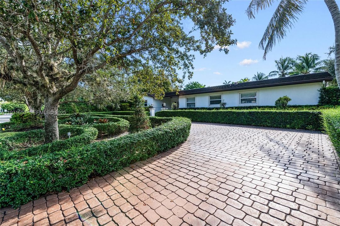 For Rent: $7,500 (4 beds, 2 baths, 2701 Square Feet)