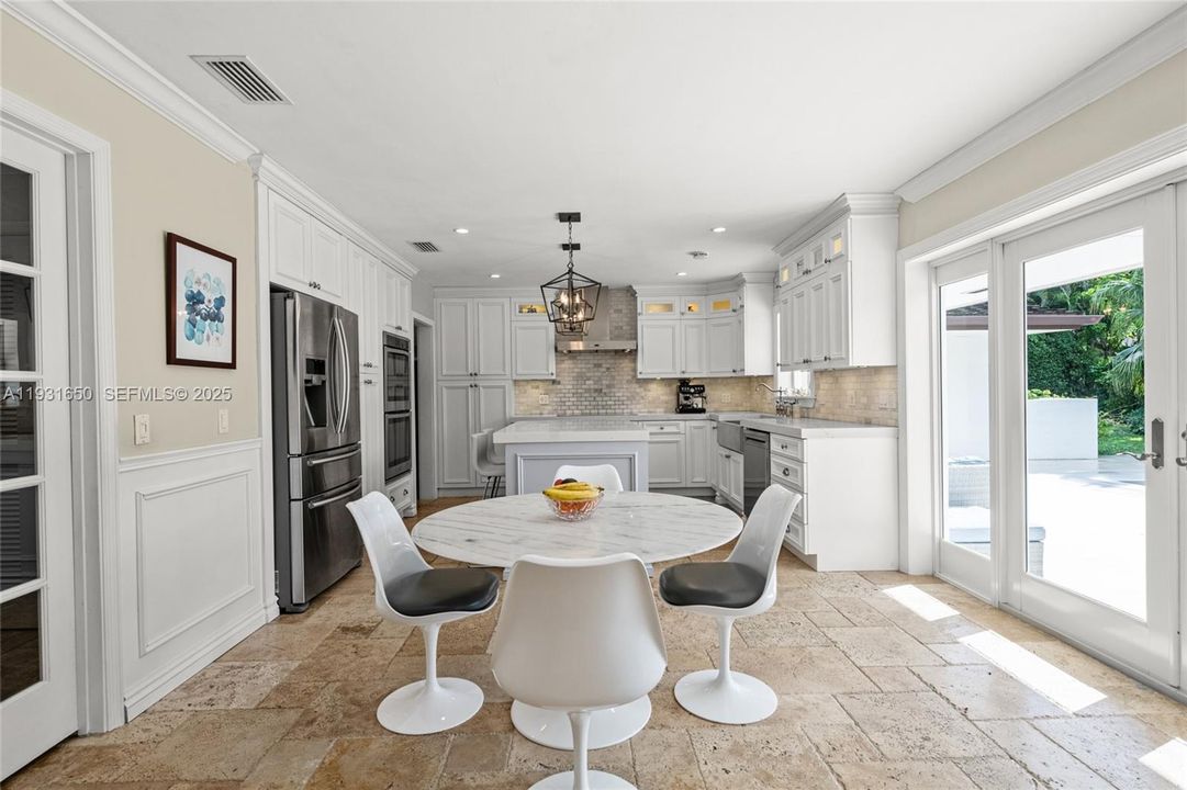 For Rent: $7,500 (4 beds, 2 baths, 2701 Square Feet)