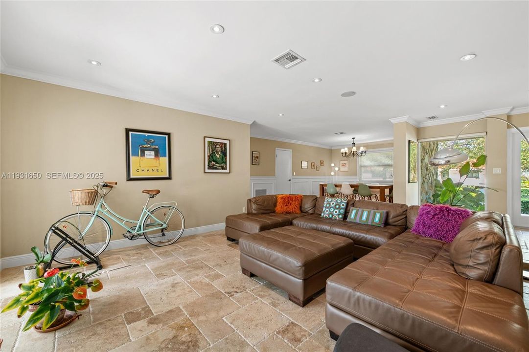 For Rent: $7,500 (4 beds, 2 baths, 2701 Square Feet)