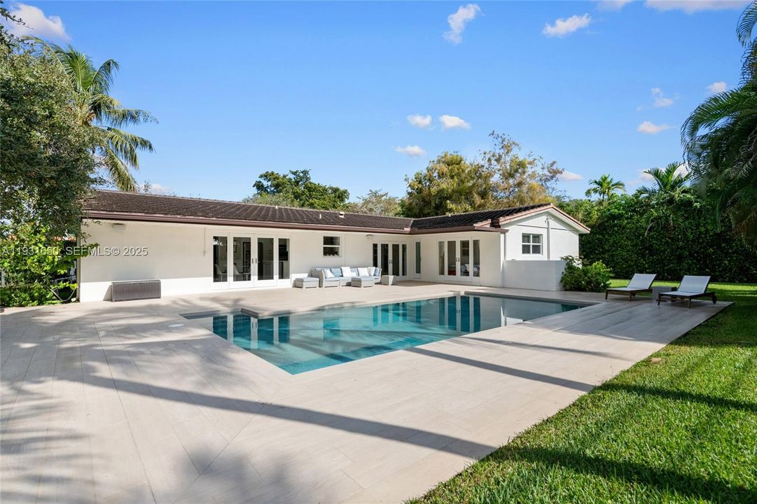 For Rent: $7,500 (4 beds, 2 baths, 2701 Square Feet)