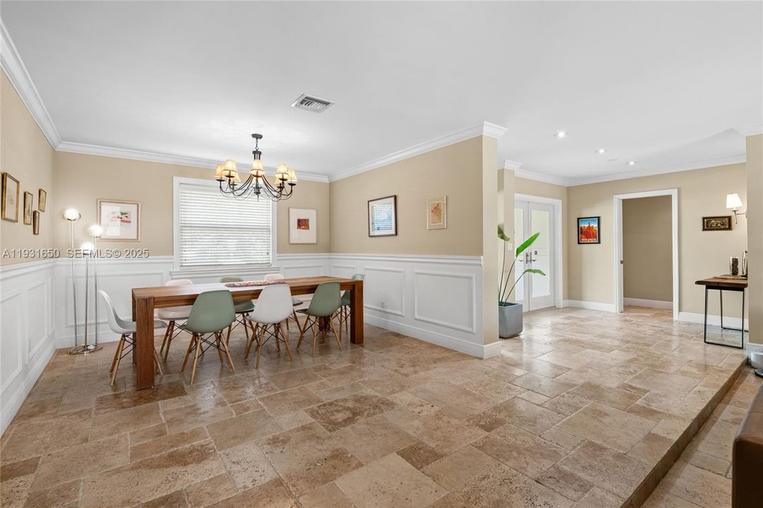 For Rent: $7,500 (4 beds, 2 baths, 2701 Square Feet)