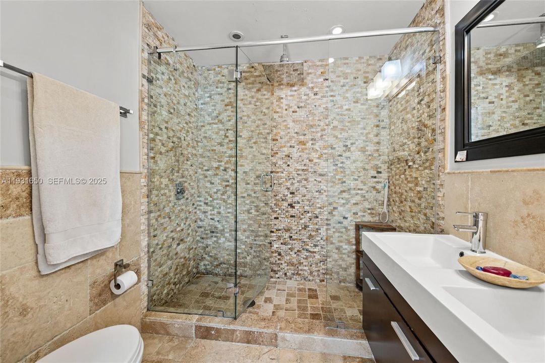 For Rent: $7,500 (4 beds, 2 baths, 2701 Square Feet)