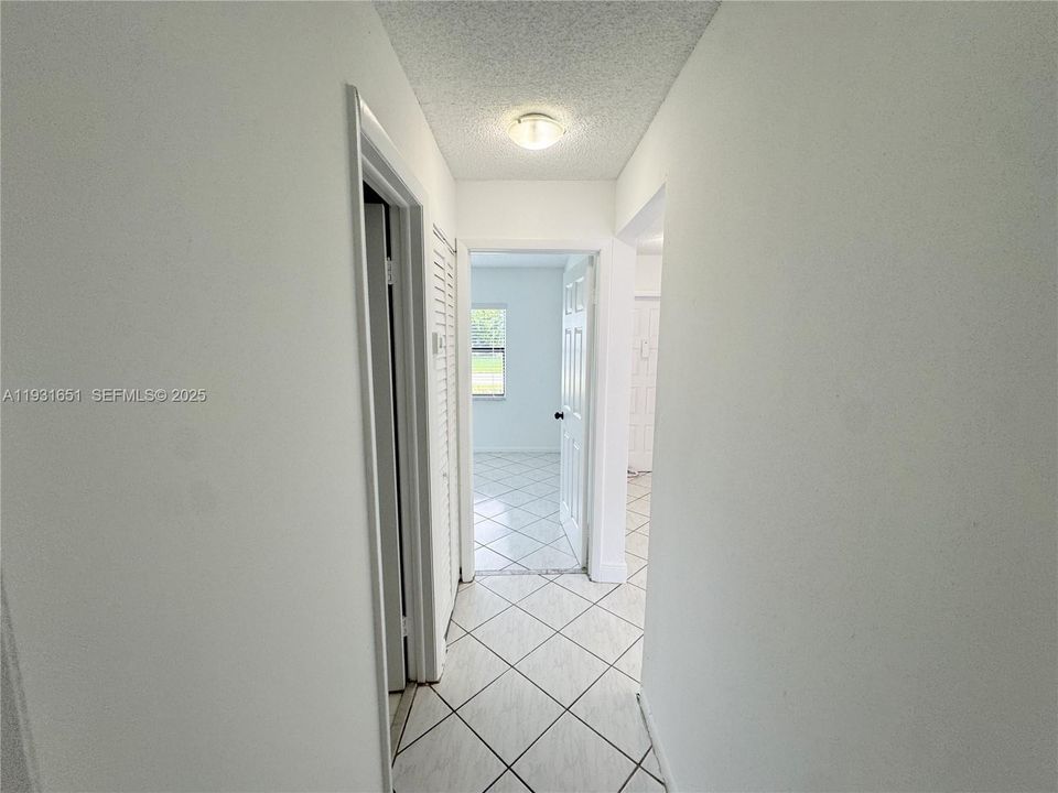 For Rent: $2,900 (3 beds, 2 baths, 1212 Square Feet)