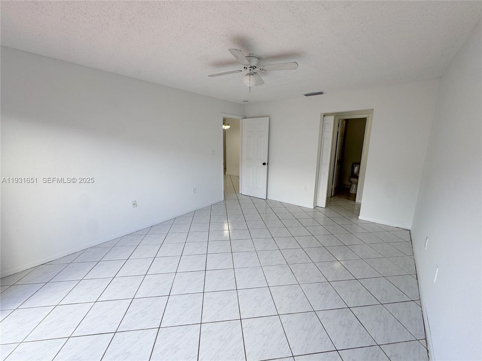 For Rent: $2,900 (3 beds, 2 baths, 1212 Square Feet)
