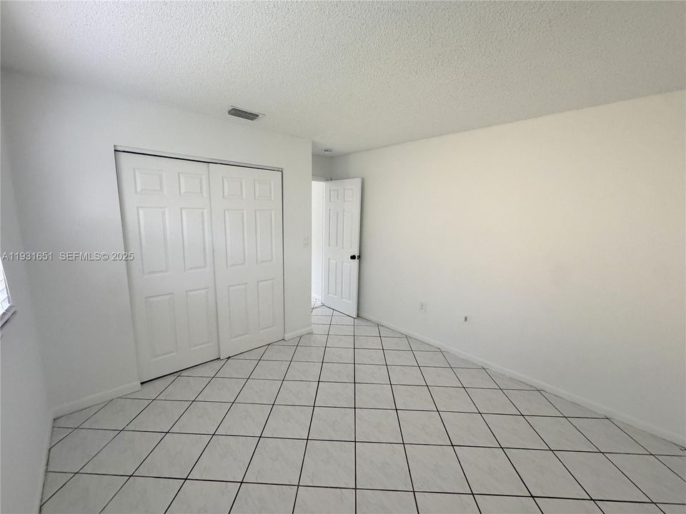 For Rent: $2,900 (3 beds, 2 baths, 1212 Square Feet)